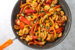 Delicious fajitas without onions or garlic? It is possible with this quick and easy Low Fodmap Shrimp Fajitas recipe!