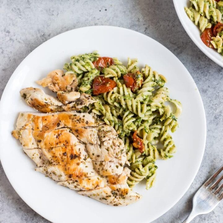 Low FODMAP Pesto Pasta with Grilled Chicken and Roasted Tomatoes