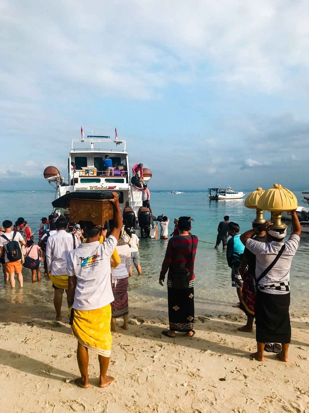 Loading a D'Camel Fast Ferry in Lembongan