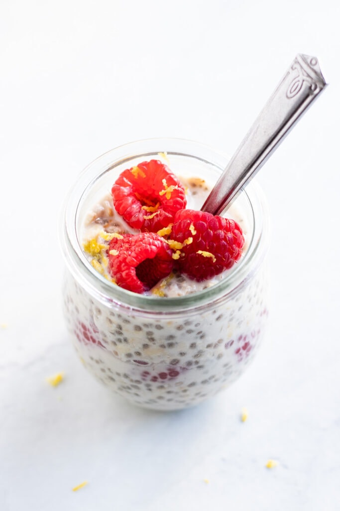 Low FODMAP Lemon Raspberry Overnight Oats | Fun Without ...